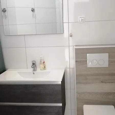 Seaside Sanda - One Bedroom 2 Апартаменты