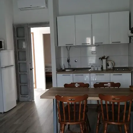Seaside Sanda - One Bedroom 2 Апартаменты Рогозница